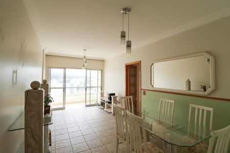 Apartamento à venda com 70m², 2 quartos e 1 vaga Apartamento à venda com 70m², 2 quartos e 1 vagaSala