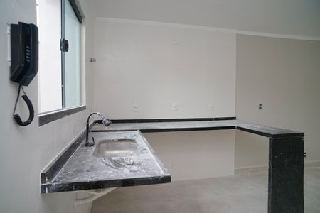 Cozinha de casa de condomínio para alugar com 2 quartos, 95m² em Itaipuaçu, Maricá