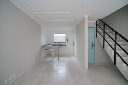 Sala de casa de condomínio para alugar com 2 quartos, 94m² em Itaipuaçu, Maricá