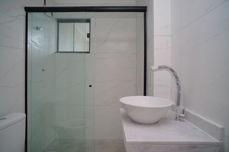 Banheiro Social de casa de condomínio para alugar com 2 quartos, 95m² em Itaipuaçu, Maricá