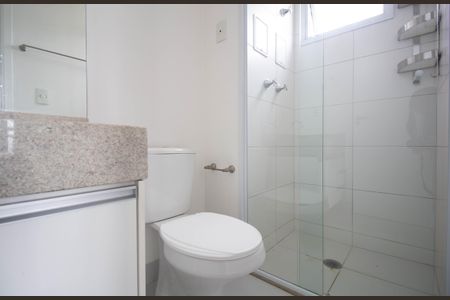Banheiro de kitnet/studio para alugar com 1 quarto, 34m² em Real Parque, São Paulo