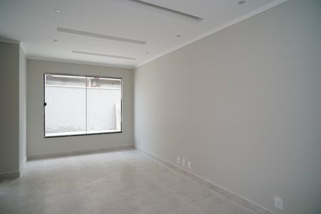 Sala de casa de condomínio para alugar com 2 quartos, 95m² em Itaipuaçu, Maricá