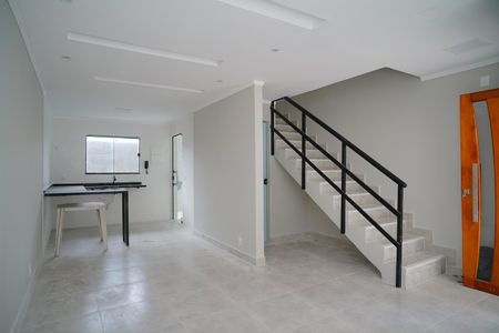 Sala de casa de condomínio para alugar com 2 quartos, 95m² em Itaipuaçu, Maricá