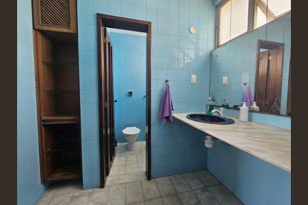 Apartamento para alugar com 243m², 4 quartos e 2 vagasBanheiro Corredor