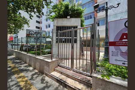 Apartamento para alugar com 243m², 4 quartos e 2 vagasFachada e portaria