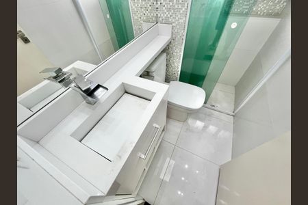 Apartamento à venda com 48m², 2 quartos e 1 vaga Apartamento à venda com 48m², 2 quartos e 1 vagaBanheiro