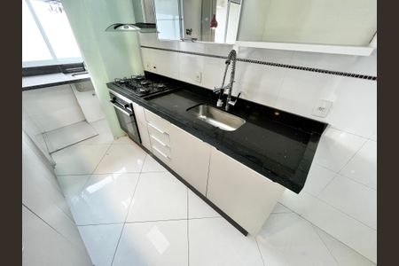 Apartamento à venda com 48m², 2 quartos e 1 vaga Apartamento à venda com 48m², 2 quartos e 1 vagaCozinha