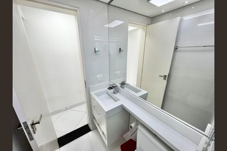 Apartamento à venda com 48m², 2 quartos e 1 vaga Apartamento à venda com 48m², 2 quartos e 1 vagaBanheiro