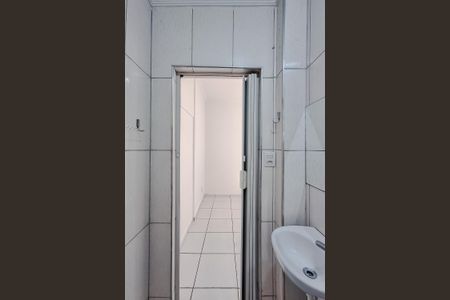 Banheiro de kitnet/studio para alugar com 1 quarto, 31m² em Sé, São Paulo