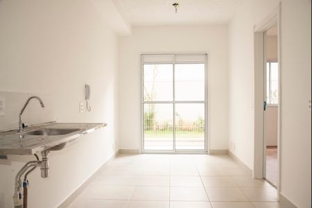 Sala/Cozinha de apartamento para alugar com 1 quarto, 27m² em Planalto Paulista, São Paulo