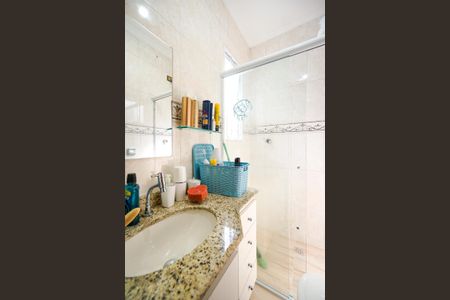 Casa de condomínio para alugar com 67m², 2 quartos e 2 vagasBanheiro da suíte 01