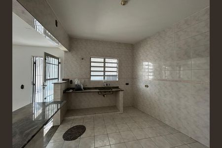 Casa para alugar com 80m², 2 quartos e 2 vagasCozinha
