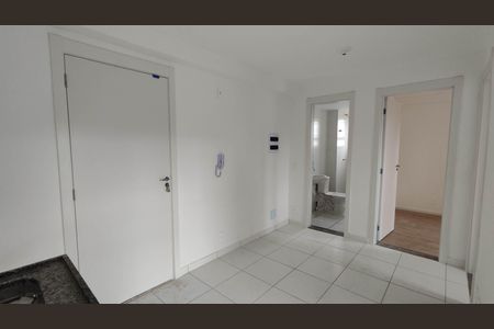 Sala e cozinha de apartamento para alugar com 2 quartos, 34m² em Itaquera, São Paulo