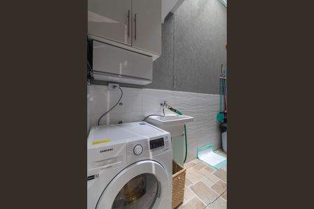 Casa de condomínio à venda com 71m², 2 quartos e 1 vagaÁrea de Serviço