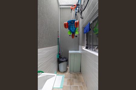 Casa de condomínio à venda com 71m², 2 quartos e 1 vagaÁrea de Serviço