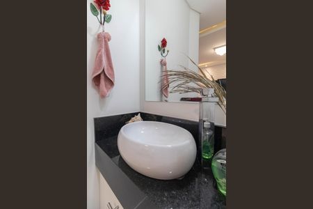 Casa de condomínio à venda com 71m², 2 quartos e 1 vagaLavabo