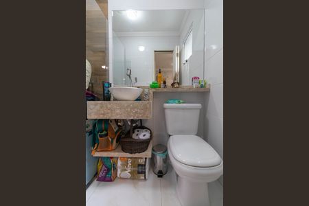 Casa de condomínio à venda com 71m², 2 quartos e 1 vagaBanheiro da Suíte 1