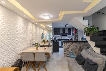 Sala e Cozinha  de casa de condomínio à venda com 2 quartos, 71m² em Cidade Patriarca, São Paulo