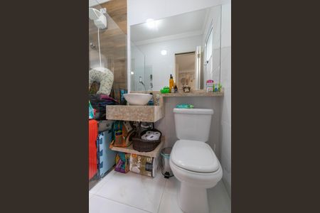 Casa de condomínio à venda com 71m², 2 quartos e 1 vagaBanheiro da Suíte 1