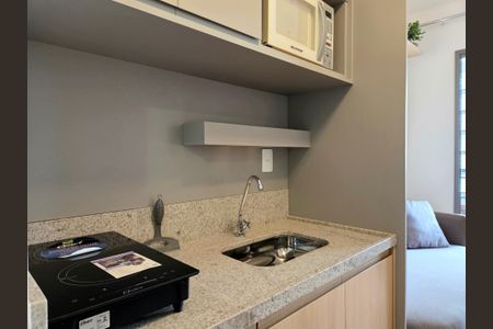 Cozinha de apartamento para alugar com 1 quarto, 25m² em Vila Nova Conceição, São Paulo