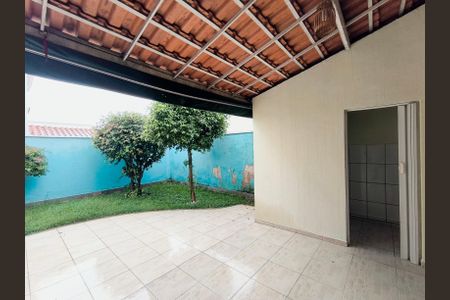 Casa de condomínio à venda com 132m², 3 quartos e 3 vagas Casa de condomínio à venda com 132m², 3 quartos e 3 vagasQuintal e Churrasqueira