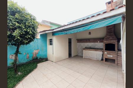 Casa de condomínio à venda com 132m², 3 quartos e 3 vagas Casa de condomínio à venda com 132m², 3 quartos e 3 vagasQuintal e Churrasqueira