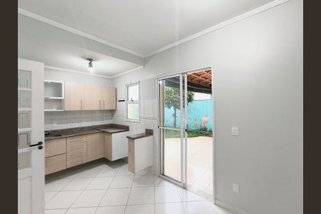 Casa de condomínio à venda com 132m², 3 quartos e 3 vagas Casa de condomínio à venda com 132m², 3 quartos e 3 vagasCozinha
