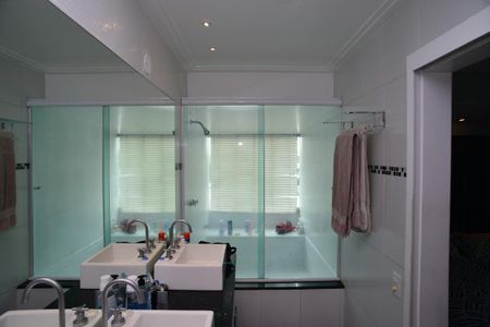 Apartamento à venda com 270m², 2 quartos e 2 vagasBanheiro Suíte Principal