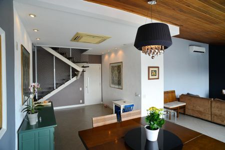 Apartamento à venda com 270m², 2 quartos e 2 vagasSala