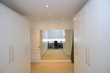 Apartamento à venda com 270m², 2 quartos e 2 vagasCloset