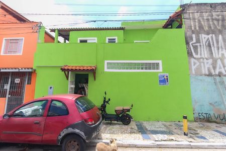 Casa para alugar com 70m², 2 quartos e sem vagaFachada