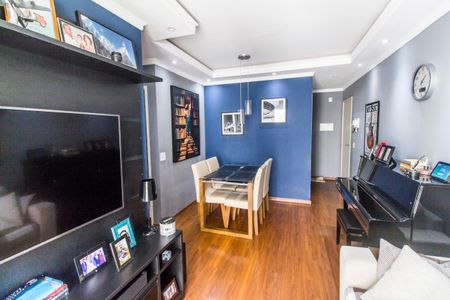 Sala  de apartamento à venda com 3 quartos, 68m² em Jardim Tupanci, Barueri