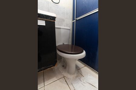 Casa à venda com 270m², 5 quartos e 4 vagasCasa 2 - Banheiro