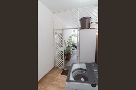 Casa à venda com 270m², 5 quartos e 4 vagasCasa 1 - Área de Serviço