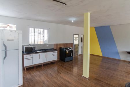 Casa à venda com 270m², 5 quartos e 4 vagasCasa 3 - Quarto e Cozinha