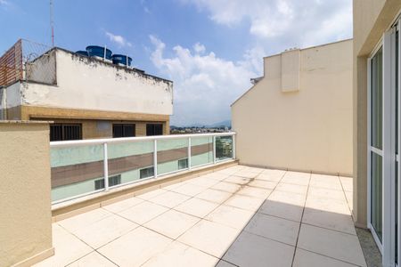 Apartamento para alugar com 130m², 2 quartos e 1 vaga Apartamento para alugar com 130m², 2 quartos e 1 vagaTerraço