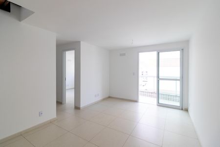 Sala de apartamento para alugar com 2 quartos, 130m² em Vila Valqueire, Rio de Janeiro