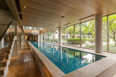 Apartamento à venda com 273m², 3 quartos e 4 vagas Apartamento à venda com 273m², 3 quartos e 4 vagasÁrea comum - Piscina