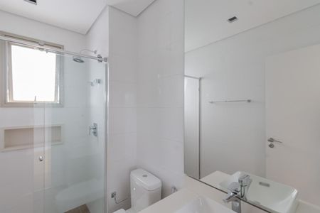 Apartamento à venda com 273m², 3 quartos e 4 vagas Apartamento à venda com 273m², 3 quartos e 4 vagasBanheiro da Suíte 2