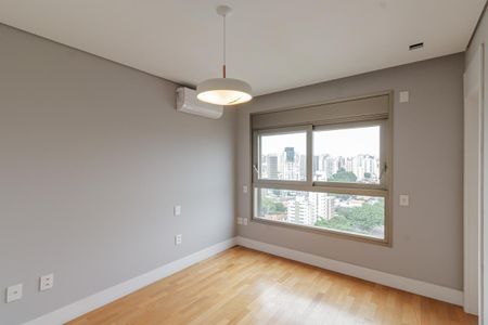 Apartamento à venda com 273m², 3 quartos e 4 vagas Apartamento à venda com 273m², 3 quartos e 4 vagasSuíte 2