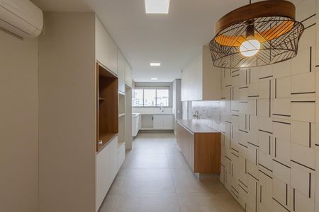 Apartamento à venda com 273m², 3 quartos e 4 vagas Apartamento à venda com 273m², 3 quartos e 4 vagasCozinha