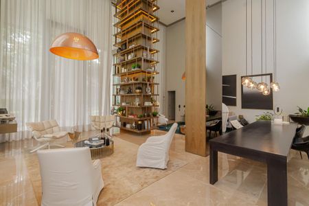 Apartamento à venda com 273m², 3 quartos e 4 vagas Apartamento à venda com 273m², 3 quartos e 4 vagasÁrea comum -