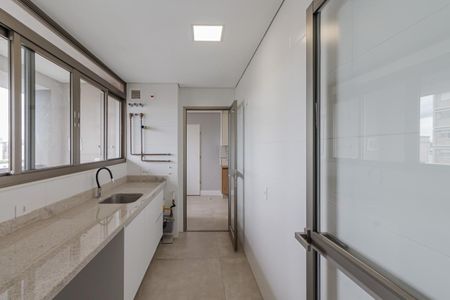 Apartamento à venda com 273m², 3 quartos e 4 vagas Apartamento à venda com 273m², 3 quartos e 4 vagasÁrea de Serviço