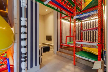 Apartamento à venda com 273m², 3 quartos e 4 vagas Apartamento à venda com 273m², 3 quartos e 4 vagasÁrea comum - Brinquedoteca