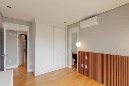 Apartamento à venda com 273m², 3 quartos e 4 vagas Apartamento à venda com 273m², 3 quartos e 4 vagasSuíte 1