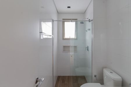 Apartamento à venda com 273m², 3 quartos e 4 vagas Apartamento à venda com 273m², 3 quartos e 4 vagasBanheiro da Suíte 2