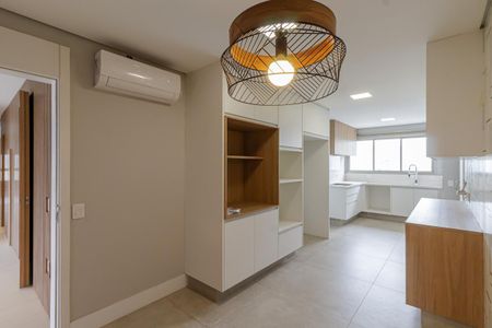 Apartamento à venda com 273m², 3 quartos e 4 vagas Apartamento à venda com 273m², 3 quartos e 4 vagasCozinha
