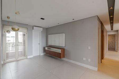 Apartamento à venda com 273m², 3 quartos e 4 vagas Apartamento à venda com 273m², 3 quartos e 4 vagasSuíte 1