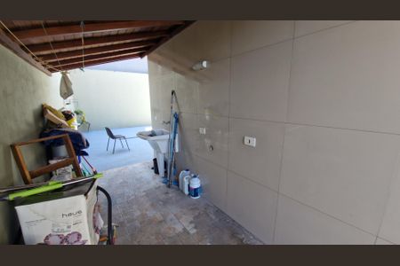 Casa à venda com 250m², 2 quartos e 7 vagas Casa à venda com 250m², 2 quartos e 7 vagasÁrea de Serviço