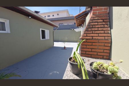 Casa à venda com 250m², 2 quartos e 7 vagas Casa à venda com 250m², 2 quartos e 7 vagasQuintal